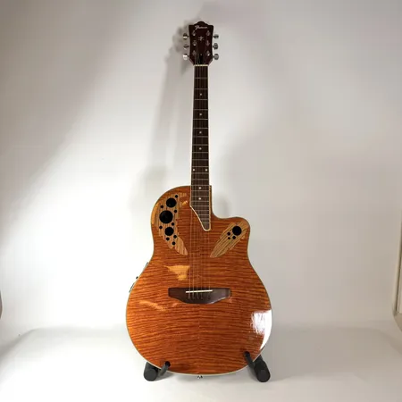 Akustisk Gitarr, Future, serienr: 99361199, med mick, "Ovation-Style", med mjukt fodral, Skickas med Bussgods eller PostNord