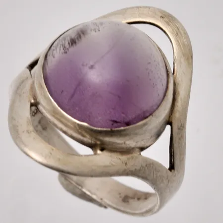  Ring i silver, stl 16½, bredd 2,8-20,9mm, 1st Ametist, mått, Ø11,4mm, 830/1000, vikt 3,09g.