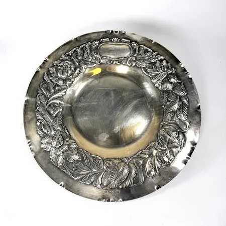 Fat, Ø36cm, gravyr, silver 830/1000 Vikt: 601,9 g