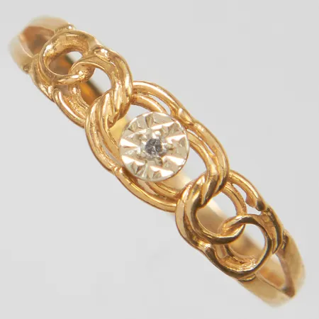 Ring Bismarck, åttkantslipad diamant 1 x ca 0,005ct, stl 16¼, bredd 1,7-4mm, infattning i vitguld, 18K Vikt: 1,1 g