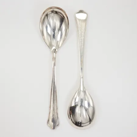 Ett par serveringsskedar, modell Chippendale, längd ca 216mm, repiga, GAB Silver 830/1000 Vikt: 185,1 g