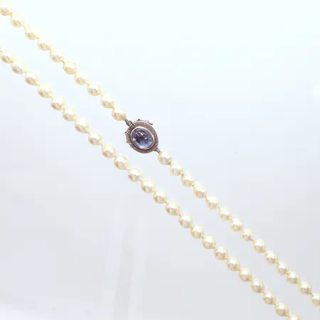 Pärlcollier barocka, Ø7mm, längd 70cm, silverlås 830/1000 blå sten, Hallbergs Guldsmeds Ab år 1995,  behöver träs om,  Vikt: 0 g