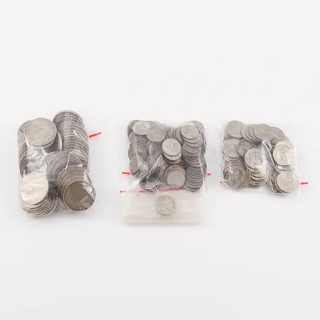 Cirkulationsmynt med silvervärde 60st 1kr 40% silver, 63st 25 öre 40% silver, 1st 25 öre 80% silver , 122st 10 öre 40 % silver Vikt: 0 g Skickas med postpaket.