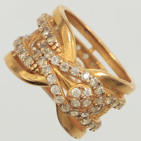 Ring med vita stenar, defekt, flera stenar saknas, 21K Vikt: 7,5 g