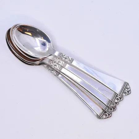 6 skedar, längd 10 cm, silver 830/1000. Vikt: 50,7 g