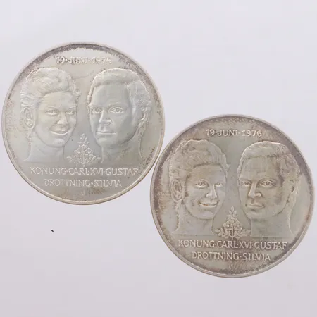 Två minnesmynt Konung Carl XVI Gustaf, Drottning Silvia, 19 juni 1976, Ø36mm, nominellt värde 50kr, silver 925/1000 Vikt: 54,2 g