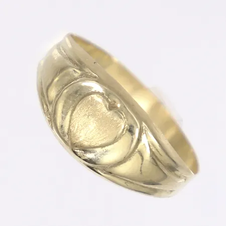 Ring, stl 18¾, bredd 3-9mm, skev skena, repig, 14K Vikt: 1,2 g