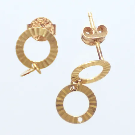 Ett par örhängen längd 1,5cm, 18k Vikt: 1,1 g