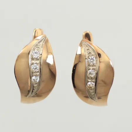 Ett par örhängen med vita stenar, ca 23mm, bredd ca 11mm, 14K Vikt: 4,4 g