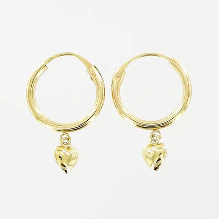 Ett par örhängen, creoler Ø12mm, bredd 1,5mm, ihålig, hjärta, 18K.  Vikt: 0,5 g