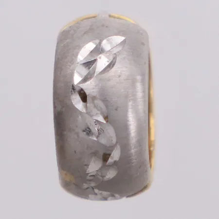 Ett udda örhänge, Ø14,5mm, bredd 6,6mm, rödguld/vitguld 14K Vikt: 2,1 g