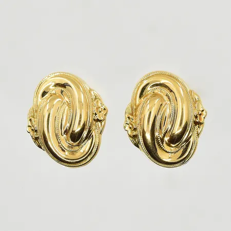 Ett par örhängen, längd 19 mm, bredd 15 mm, skruvlås, 18K. Vikt: 3,3 g