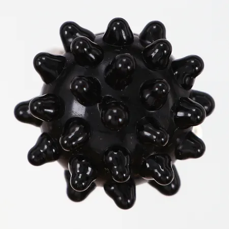 Ring med glassten, stl ca. 17¾, bredd: 4-25mm, öppen skena, ostämplat silver Vikt: 14,7 g