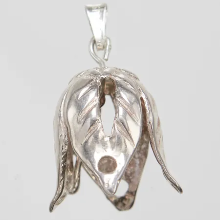 Hänge blomma, längd ca 29mm, bredd 18mm, 925/1000 silver Vikt: 4,6 g