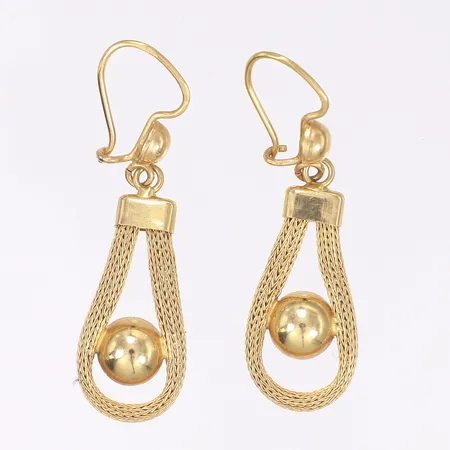 Ett par örhängen, 46x13mm, buckliga, 18K  Vikt: 5,6 g