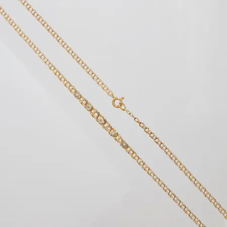 Collier doserad Bismarck, åttkantslipade diamanter 5 x ca 0,005ct, längd ca 41,5cm, bredd 2,8-4,2mm, infattningar i vitguld, 18K Vikt: 5,4 g