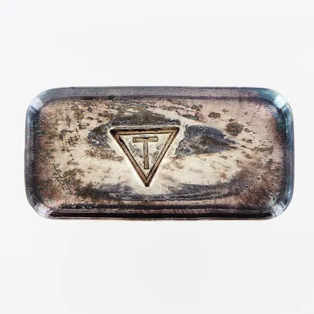 Silvertacka, Boliden Mineral, 24x48mm, design av silversmed Jan Lundgren Stockholm, folder, etui, 999/1000 Vikt: 102,7 g