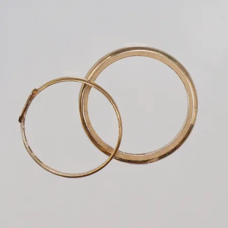 2st Ringar, gravyr 18K Vikt: 6 g