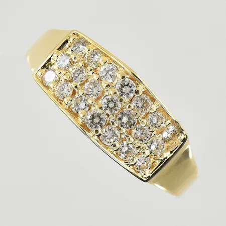 Ring med diamanter ca 0,45ctv, stl 17¾, bredd 2-7 mm, Guldfynd AB, 18K. Vikt: 3,7 g