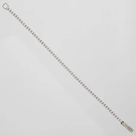 Armband, vita stenar, längd ca 15,5cm, bredd 2,5mm, skeva länkar, 925/1000 silver, bruttovikt: 6,0g.