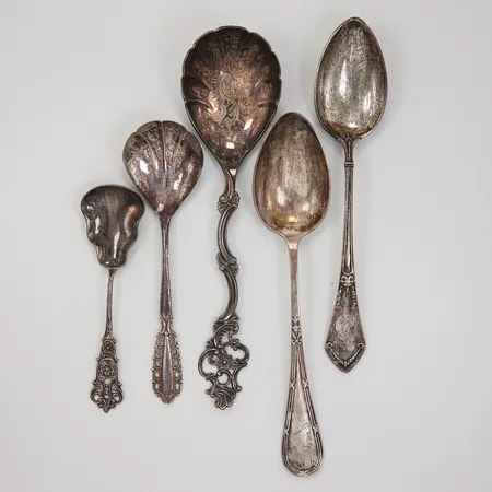 5 Skedar, olika modeller, längder ca 12 - 19,5cm, slitage, gravyr, Silver Vikt: 172,9 g