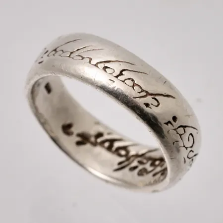 Ring i silver, "Sagan om ringen" stl 19¾, bredd 7,3mm, 925/1000, vikt 7,62g.