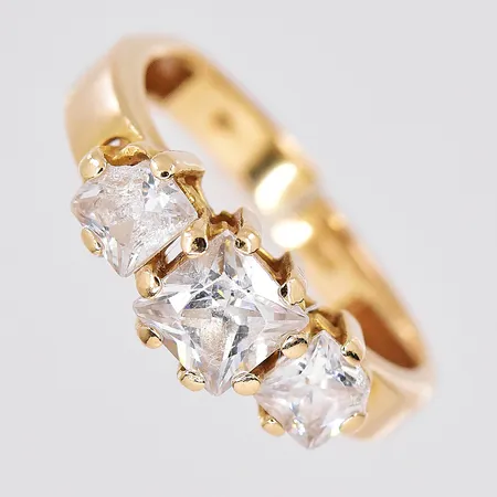 Ring med vita stenar, klippt skena, stl 17, 18K Vikt: 3,3 g