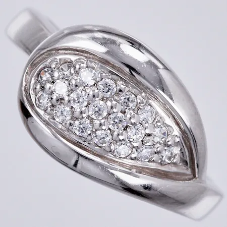 Ring med vita stenar, stl: 16, bredd: ca 3-10, GHA, 925/1000, silver Vikt: 3,3 g