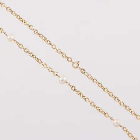 Collier med pärlor, Guldfynd AB, längd ca 45 cm, bredd 1.8-5.8 mm, 18k. Vikt: 5,9 g