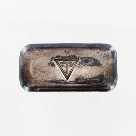 Silvertacka, Boliden Mineral, 24x48mm, design av silversmed Jan Lundgren Stockholm, folder, etui, 999/1000 Vikt: 101,7 g