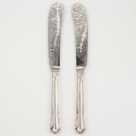 2 Smörknivar, modell Chippendale, längd 167mm, blad i stål, repiga, GAB Silver 830/1000 bruttovikt 92,1g