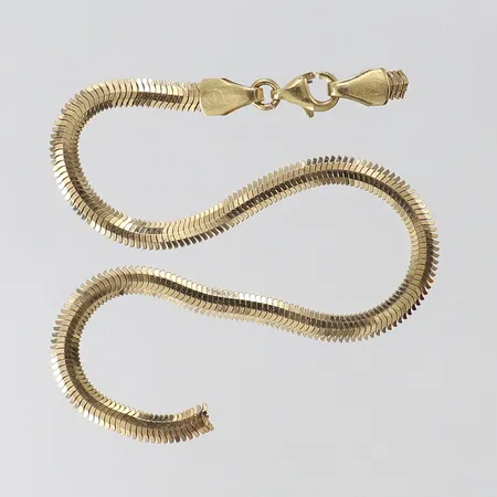 Guldskrot, defekt, 14K.  Vikt: 3,8 g