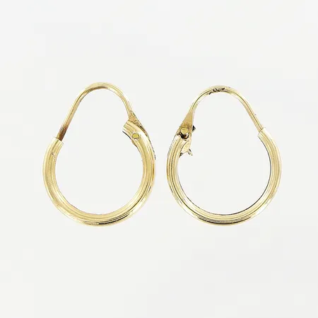 Ett par örhängen, defekter, 14K Vikt: 0,7 g