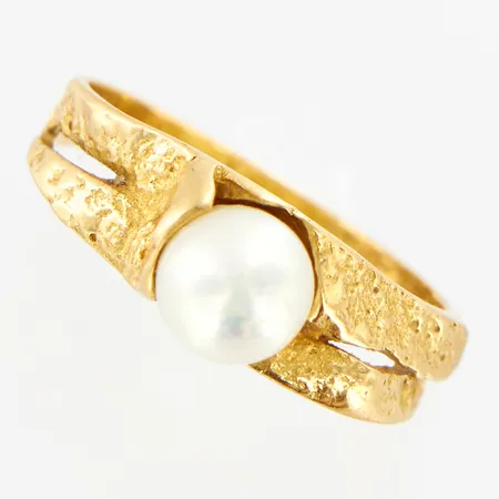 Ring stl 17¼, odlad pärla Ø6,5mm, bredd:3-7mm, 18K  Vikt: 3,5 g