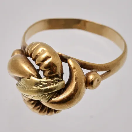 Defekt guld, 18K, vikt 3,29g.