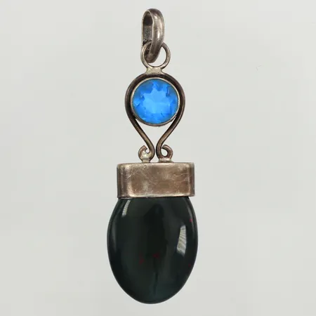 Hänge med stenar ca 64mm, bredd 20mm, 925/1000 silver Vikt: 9,6 g