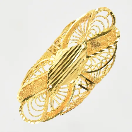 Ring, stl 16, bredd 18 mm, filigranarbete, 21K. Vikt: 4,7 g