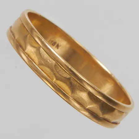 Ring, st, 17¾, bredd 4mm, skev skena, 18K Vikt: 2,2 g