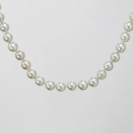 Pärlcollier, grå odlade saltvattenpärlor, längd ca 87cm, bredd 7mm, lås i 14K, vitguld, bruttovikt: 52,3g.