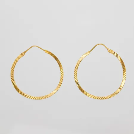 Ett par örhängen creoler, Ø 33,5mm, bredd 2mm, 22K Vikt: 5 g