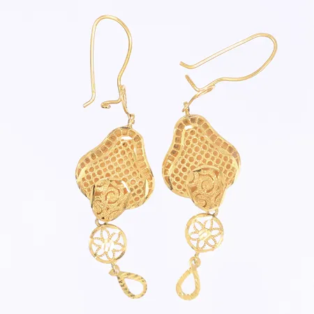 Ett par örhängen, 60x16mm, skeva, 21K Vikt: 5,2 g