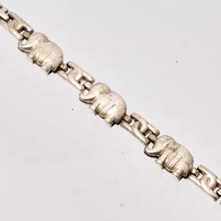 Armband i silver, Elefanter, 18,5cm, bredd 7,6-11,8mm, 925/1000,vikt 17,82g.