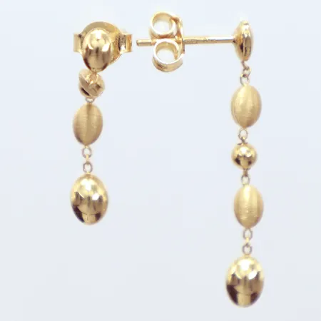 Ett par örhängen längd 2,5cm, 18k Vikt: 2,3 g