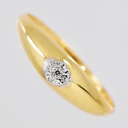 Ring, diamant ca 0,01ct, stl 17¼, bredd ovandel 4,9mm, 18K Vikt: 1,1 g