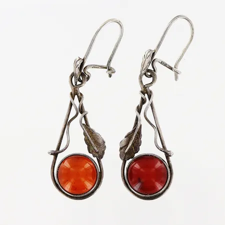 Ett par örhängen, orange sten, 47x13mm, krokfäste, silver 925/1000.  Vikt: 3,8 g