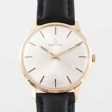 Herrur Certina med gravyr, tickar igång men ej funktionstestad, diameter ca 34 mm, 14k. Vikt: 0 g