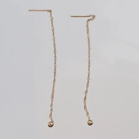 Ett par Örhängen delvis singapore, längd 6cm, 18K Vikt: 0,6 g