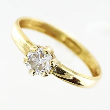 Ring, vit sten, stl 18½, bredd 2,5-6mm, GHA, 18K.  Vikt: 0,9 g