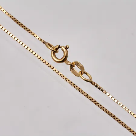  Kedja i 18K guld, 41,5cm, Venezia, bredd 0,8mm, tillverkad av Balestra, vikt 2,34g.