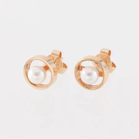 Örhängen paret med pärlor, diameter ca 8.4 mm, 18k. Vikt: 2,2 g